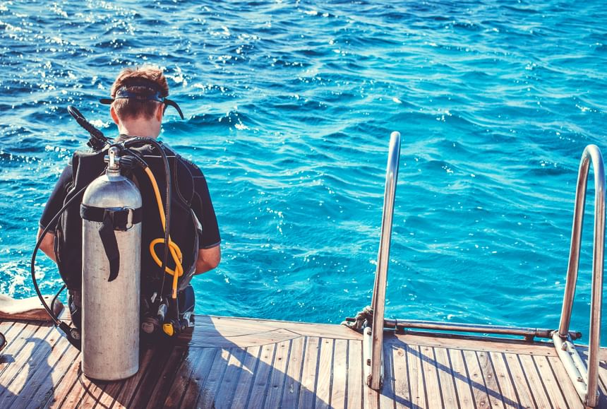 Dive with a standard scuba tank