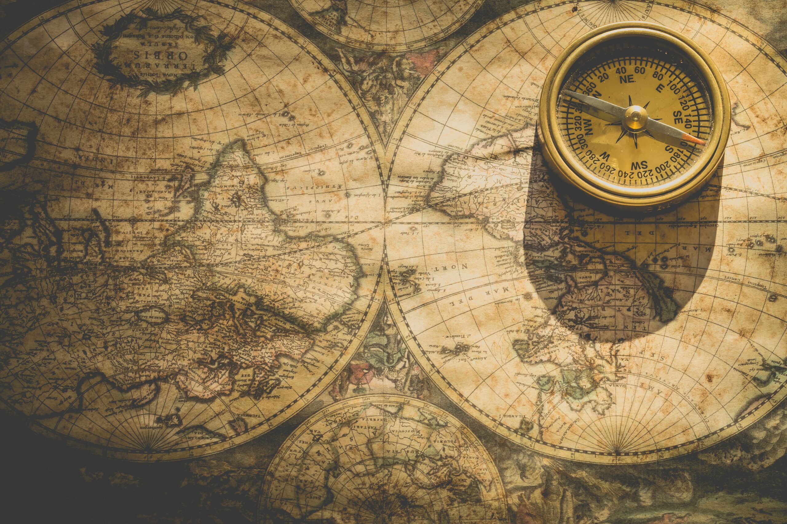 Old map and marine imaginary
