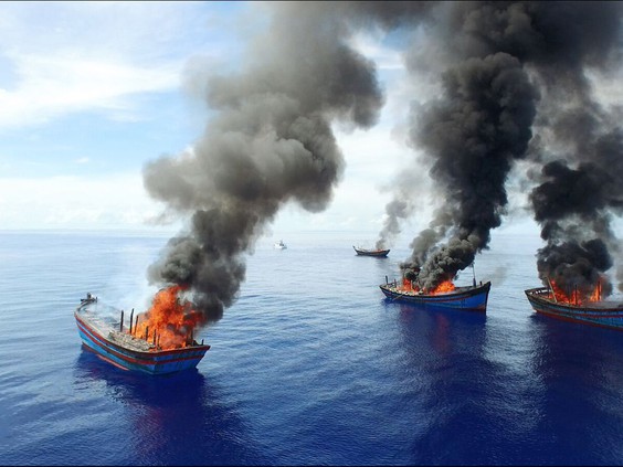 Palau boat busts