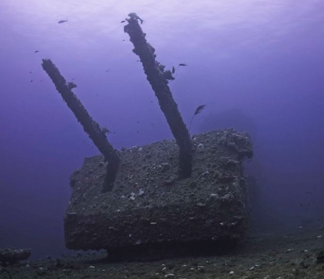 Saratoga 5" gun forward turret