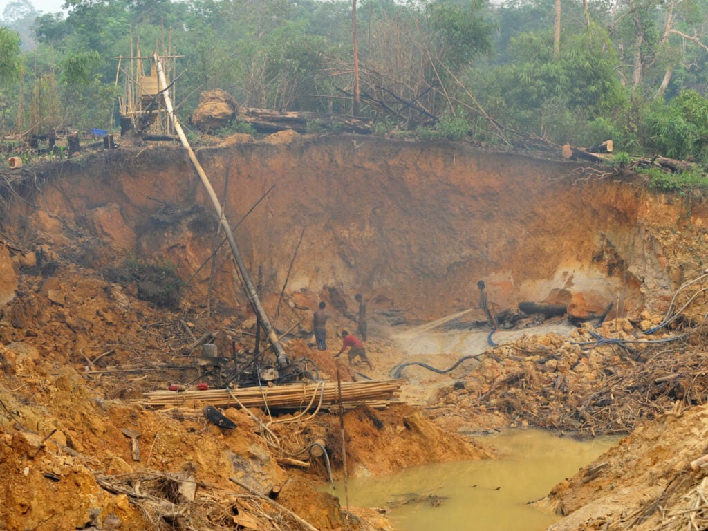 Disastrous effects de forestation Indonesia