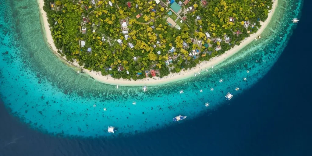 Philippine Siren anchored in Bohols turquoise waters. Photo by Gary Tyson